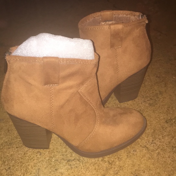 Never worn - Picture 2 of 3